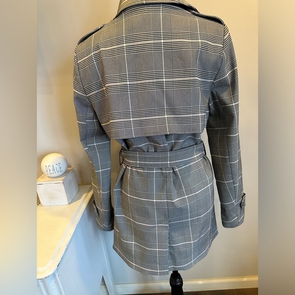 Carolina Belle Montreal Belted Trench Coat Size Medium - Picture 3 of 7